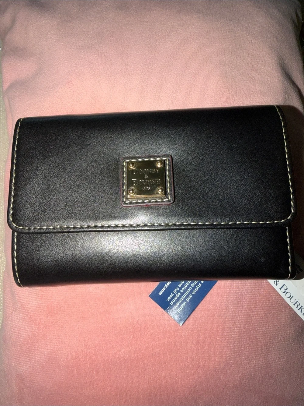NWT Dooney & Bourke Luca Smooth Black Genuine Leather Flap Wallet – Red Interior